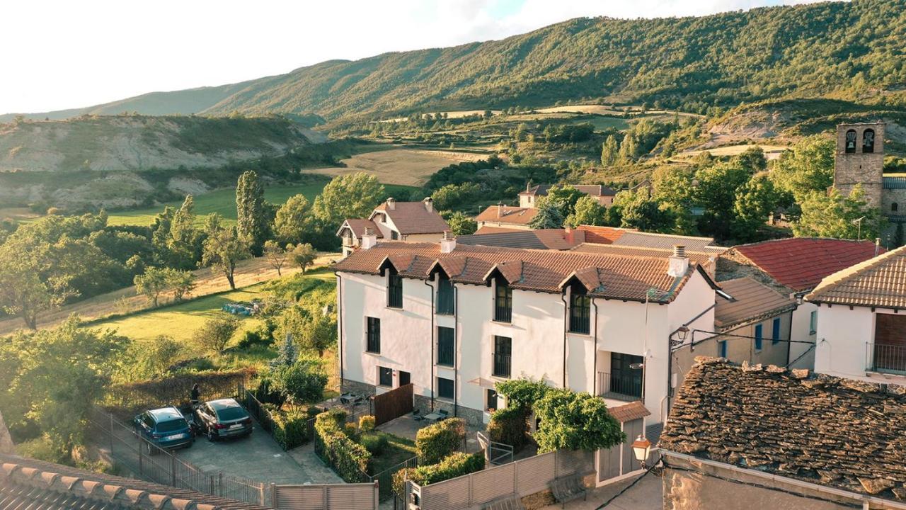 Casas Pirineos Lägenhet Sabiñánigo Exteriör bild