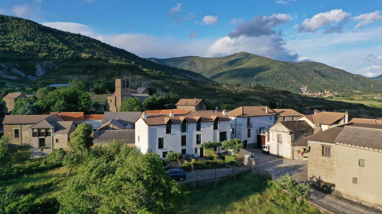 Casas Pirineos Lägenhet Sabiñánigo Exteriör bild