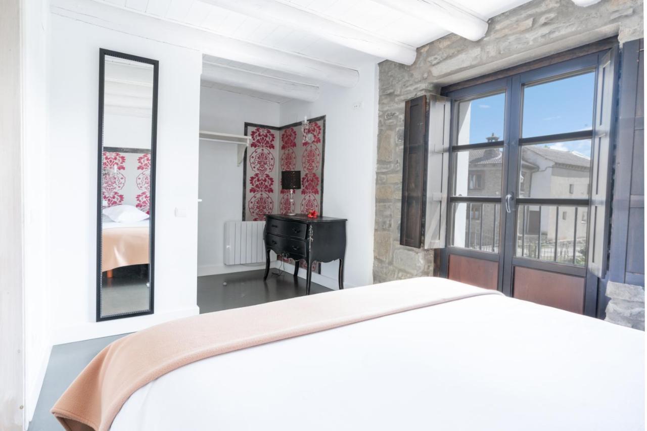 Casas Pirineos Lägenhet Sabiñánigo Exteriör bild